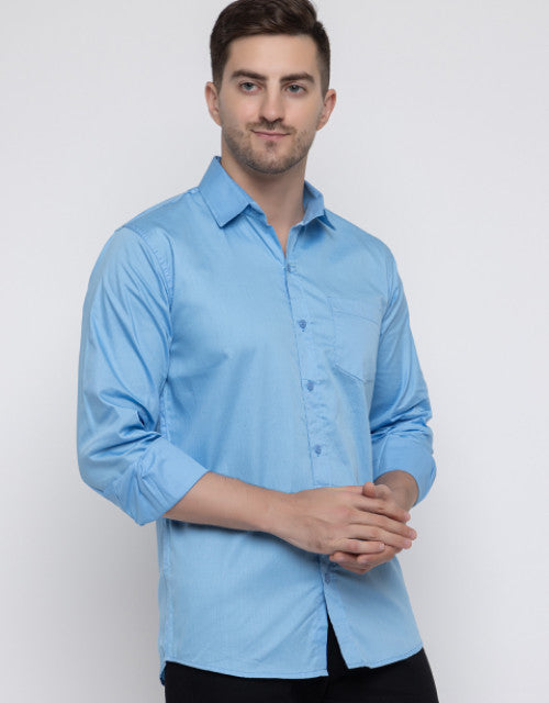 Men Regular Fit Solid Spread Collar Casual Shirt