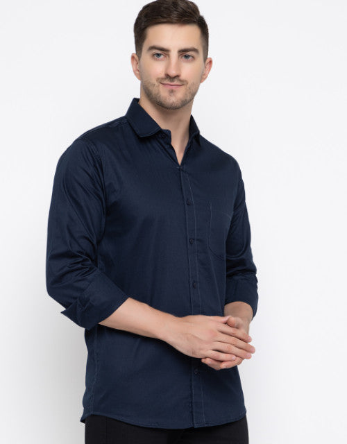 Men Regular Fit Solid Spread Collar Casual Shirt