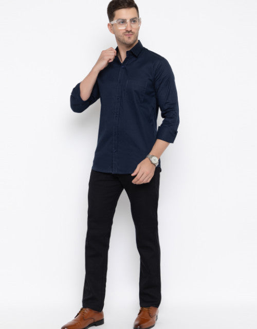 Men Regular Fit Solid Spread Collar Casual Shirt