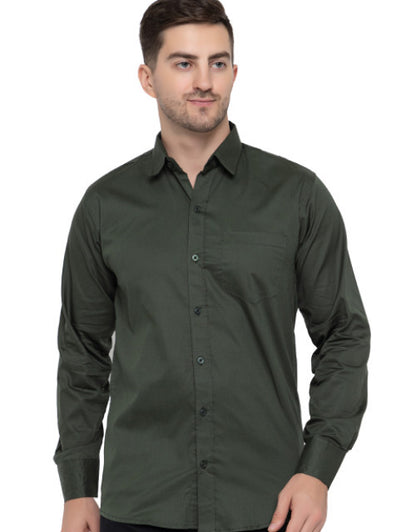 Men Regular Fit Solid Spread Collar Casual Shirt