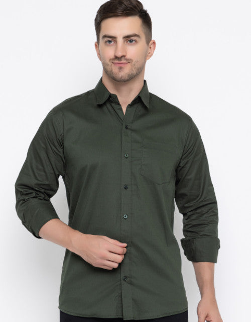 Men Regular Fit Solid Spread Collar Casual Shirt