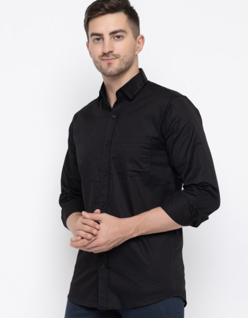 Men Regular Fit Solid Spread Collar Casual Shirt