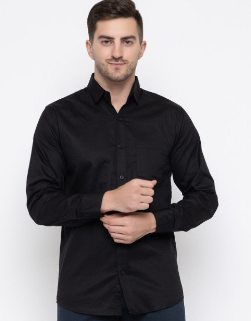 Men Regular Fit Solid Spread Collar Casual Shirt