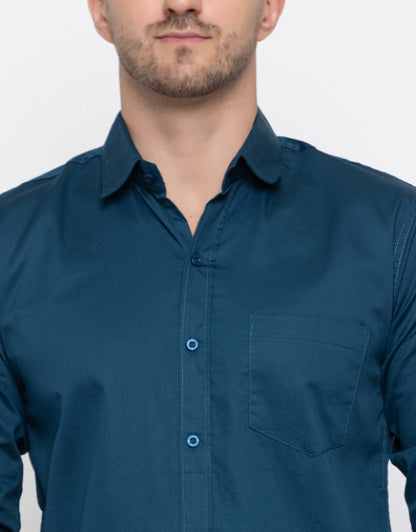 Men Regular Fit Solid Spread Collar Casual Shirt