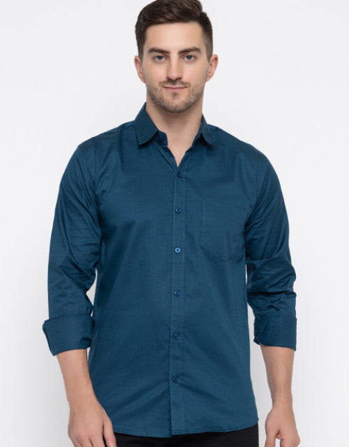 Men Regular Fit Solid Spread Collar Casual Shirt